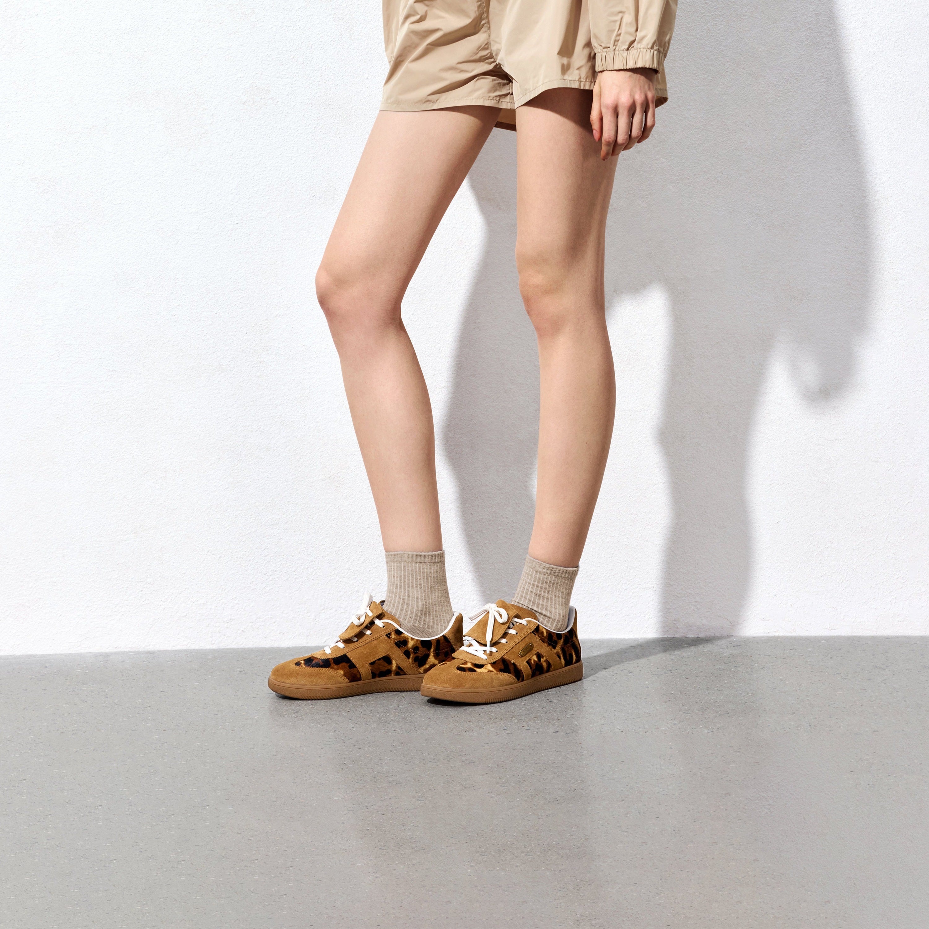 Leopard Lace-Up Detachable Tongue Sneakers