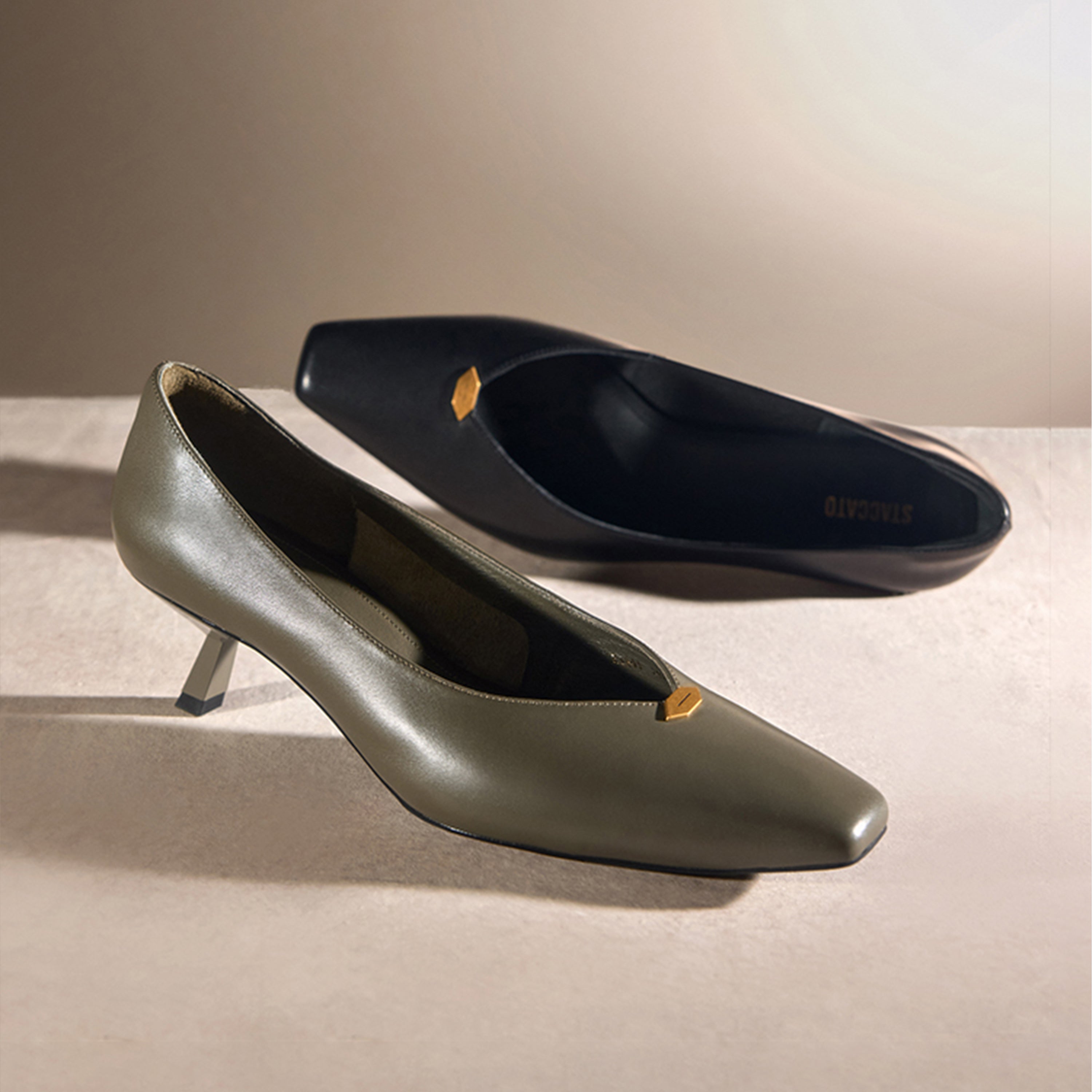 Black ST Leaf Leather Workwear Pumps