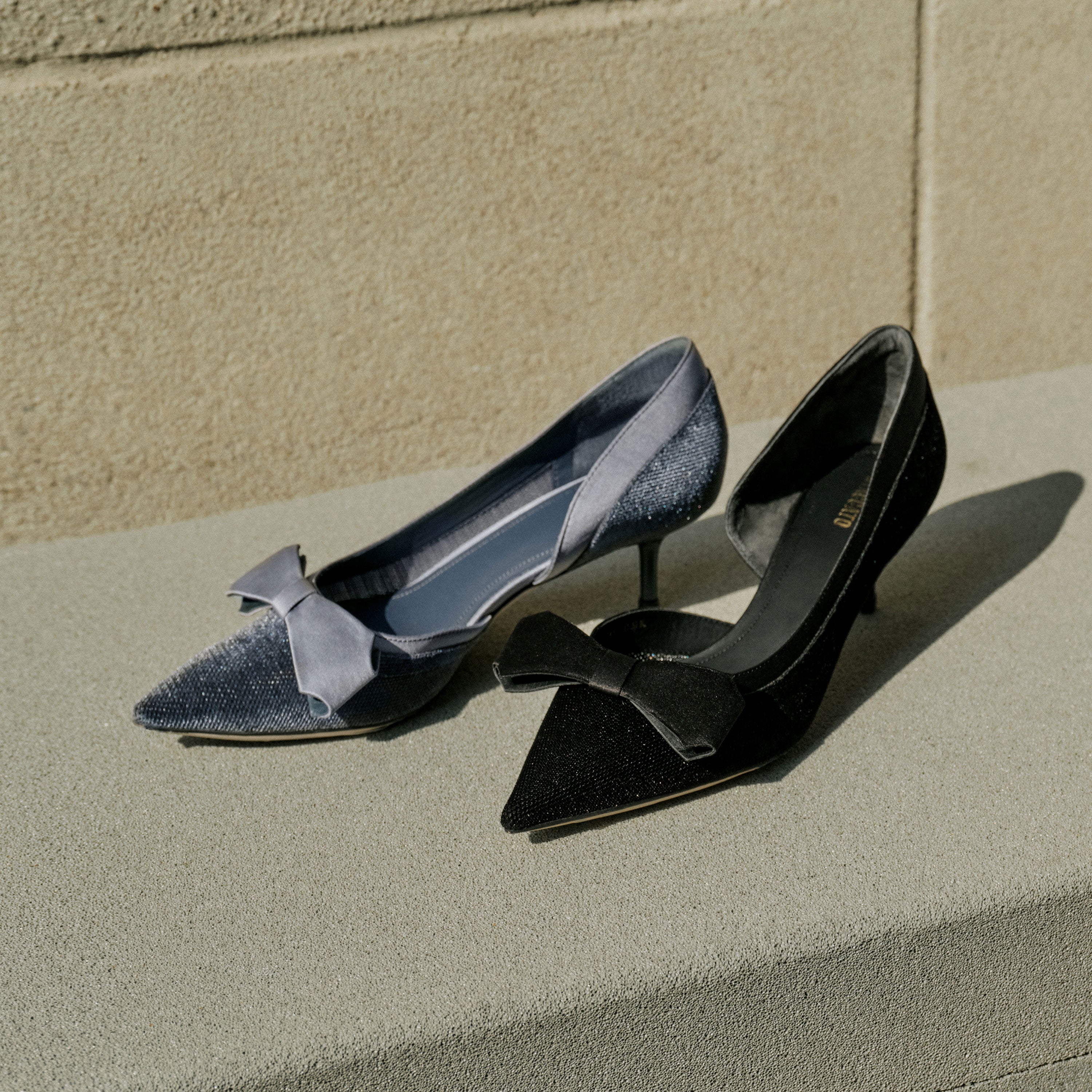 Gray Blue Meshed Pointy Bow Pumps