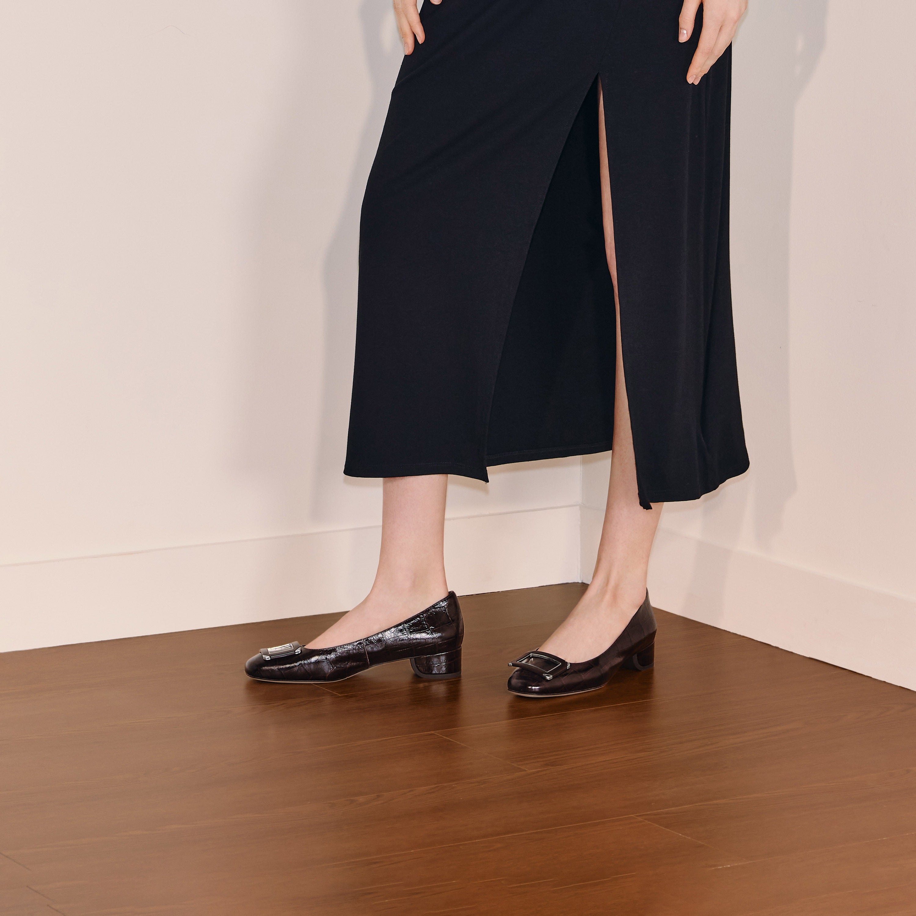 Burgundy Square Buckle Embossed Pumps