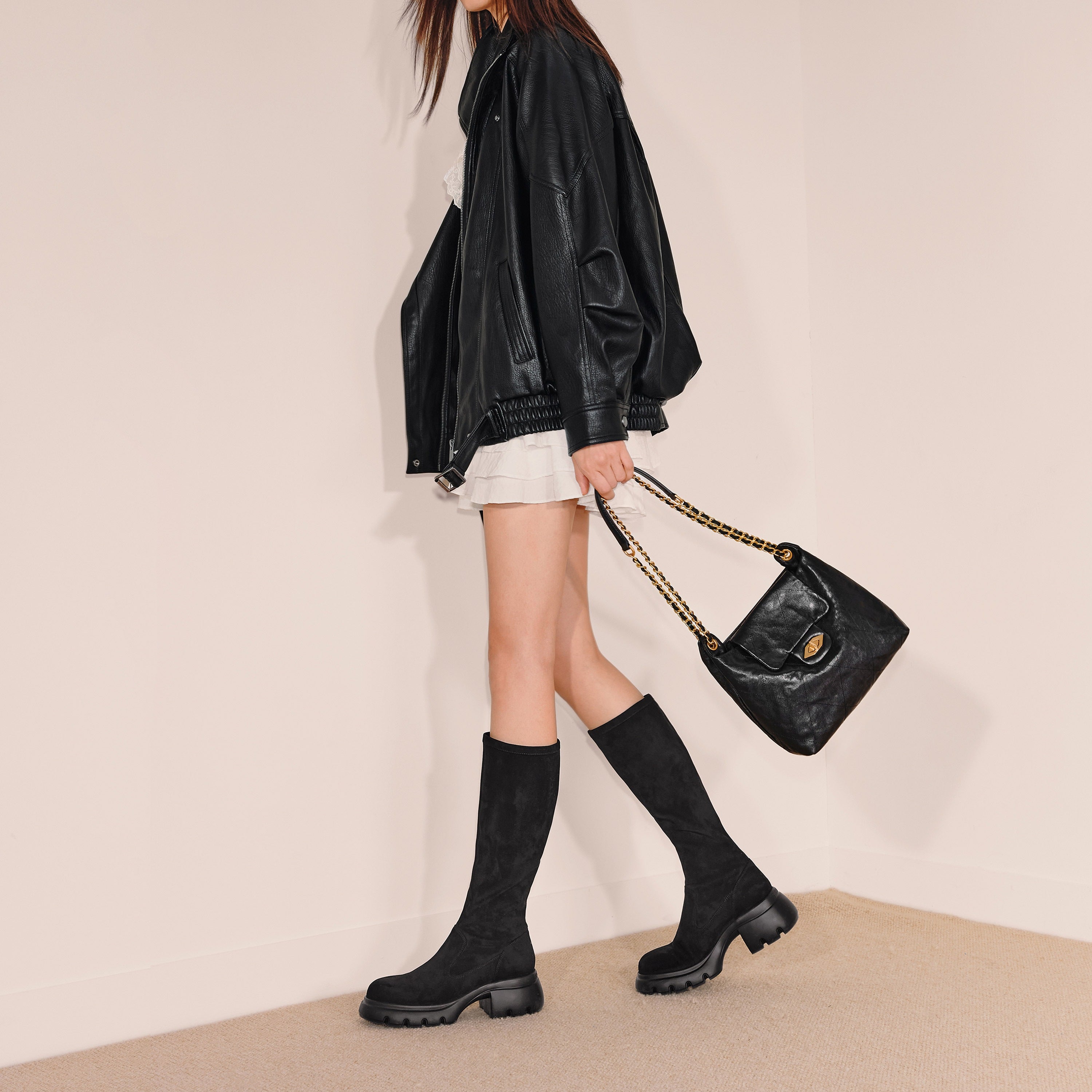 Black ST Twist Lock Chain Envolpe Crossbody Bags