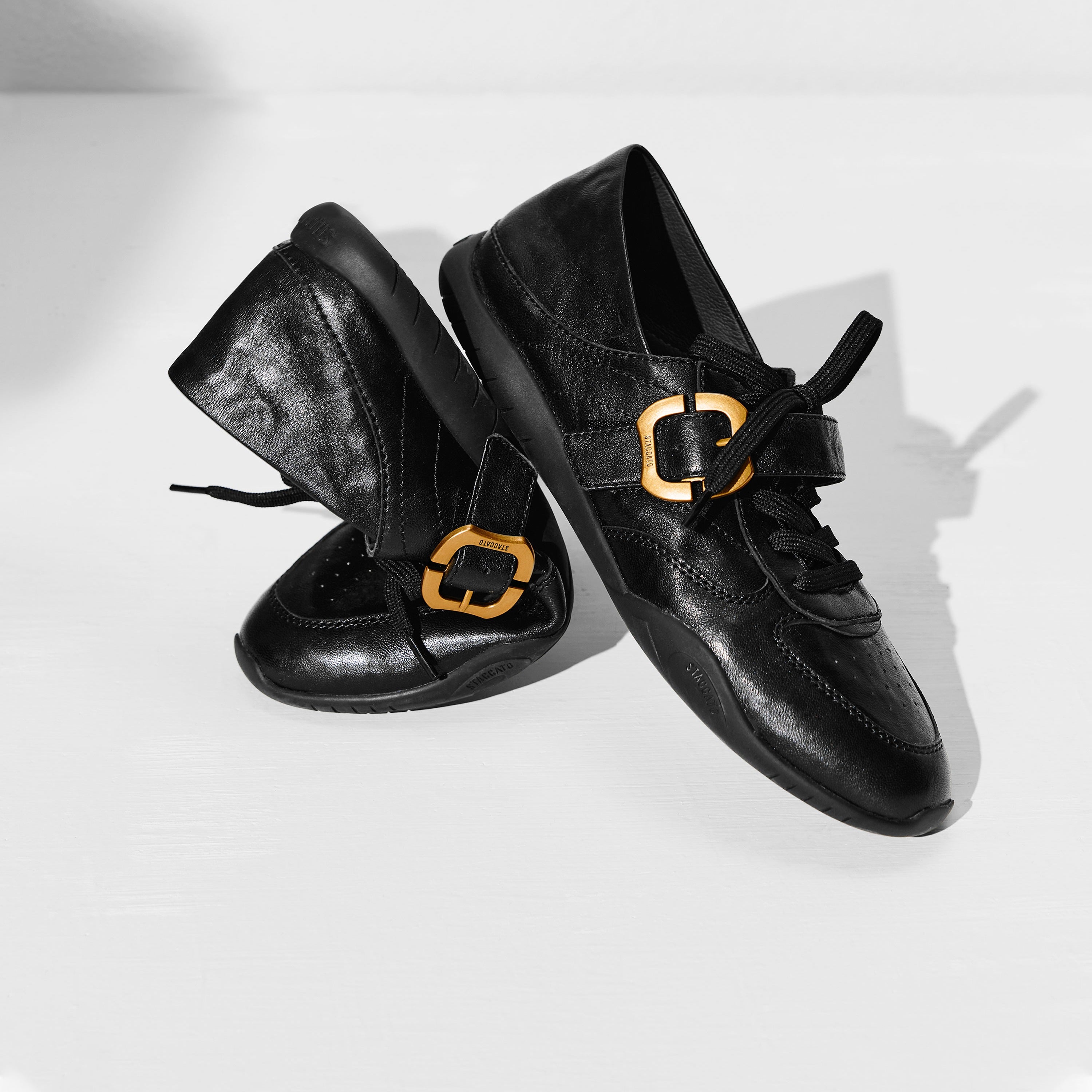 Vintage Buckle Strap Black Leather Lace-up Runner