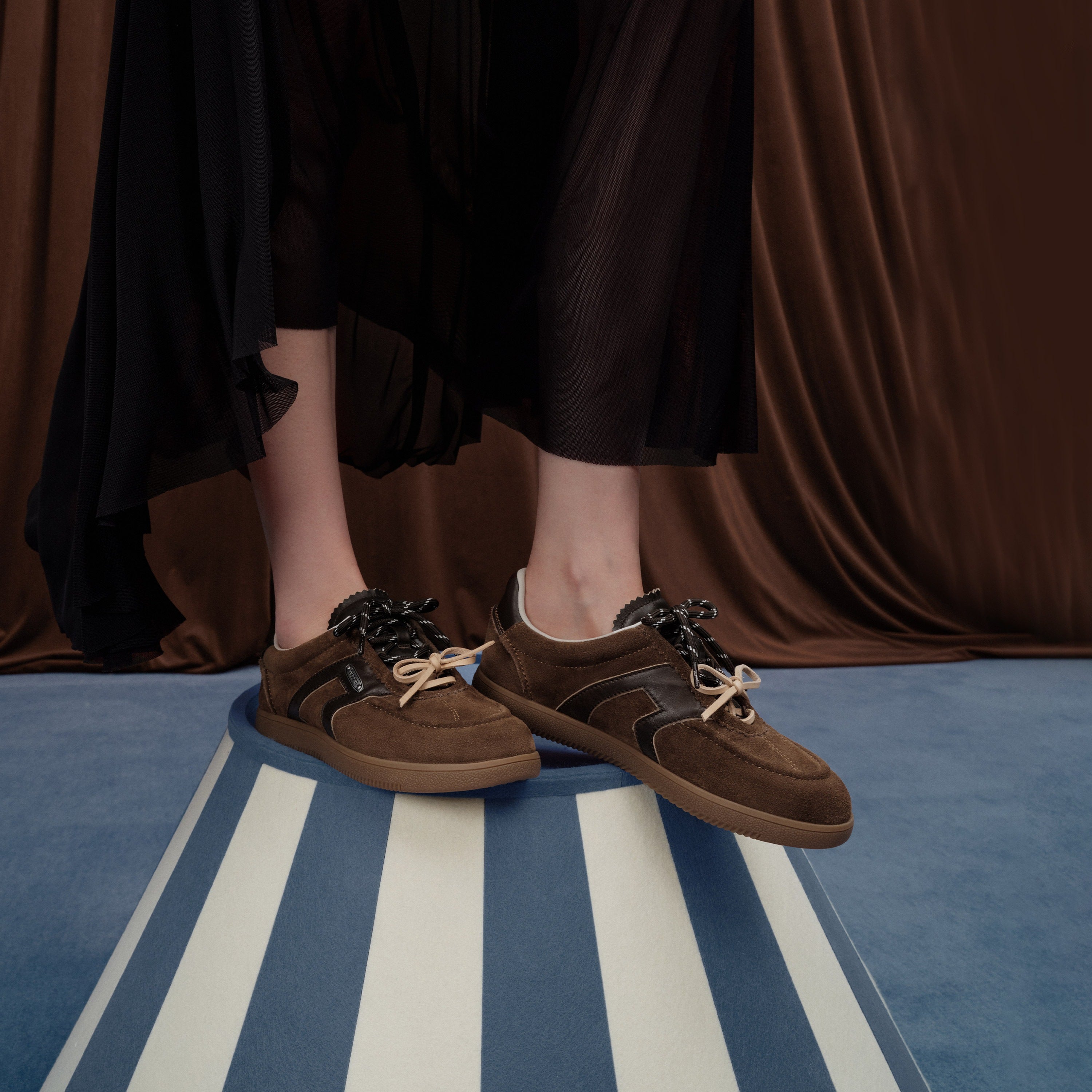 Brown Double Lace Up Casual Sneakers