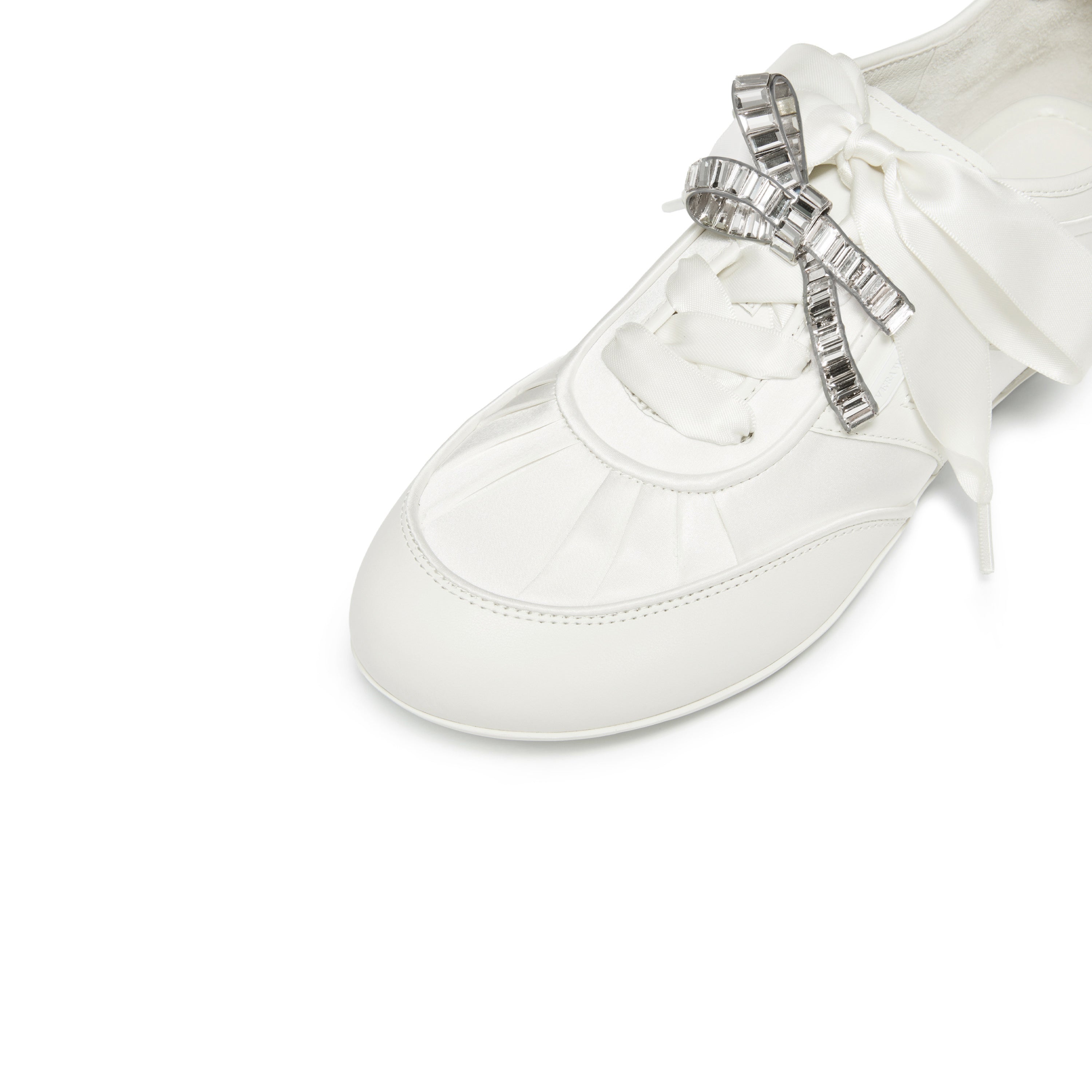 STACCATO × VERA WANG White Crystal Bow Flats Sneakers