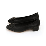 Load image into Gallery viewer, Black ST Buckle Workwear Leather Pumps
