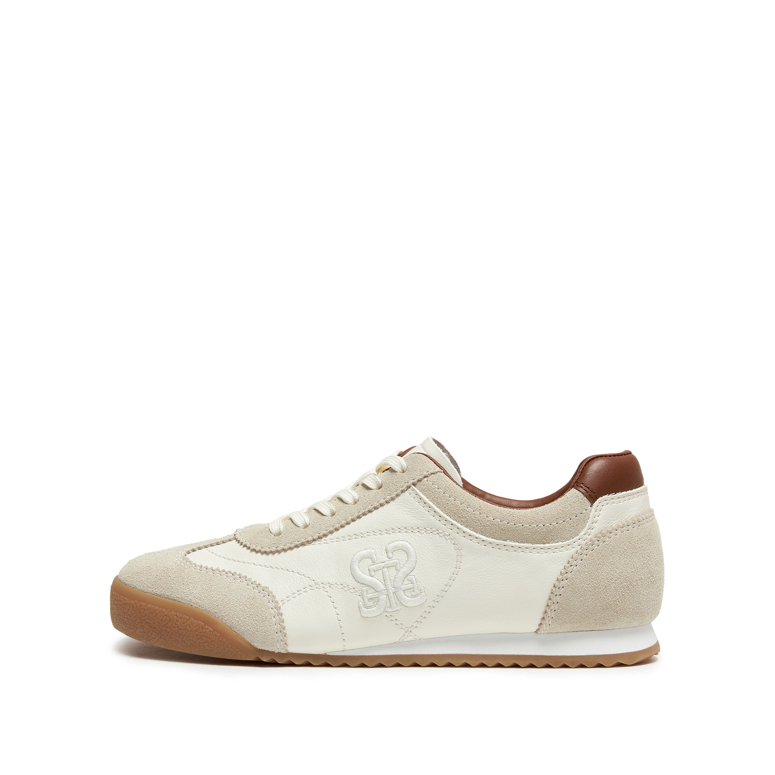 ST Embodiery Patch Slim- cut Lace-up Runner