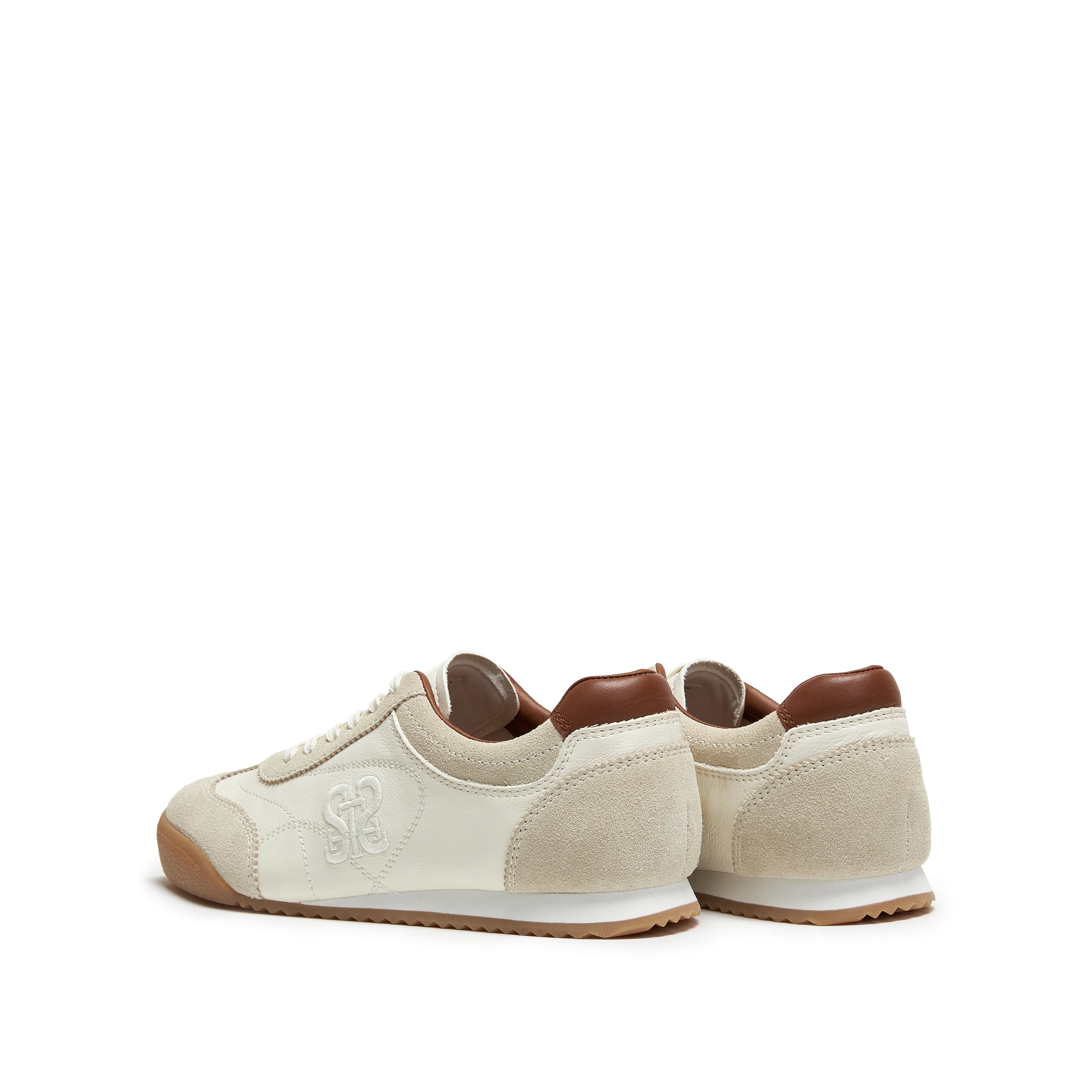 ST Embodiery Patch Slim- cut Lace-up Runner