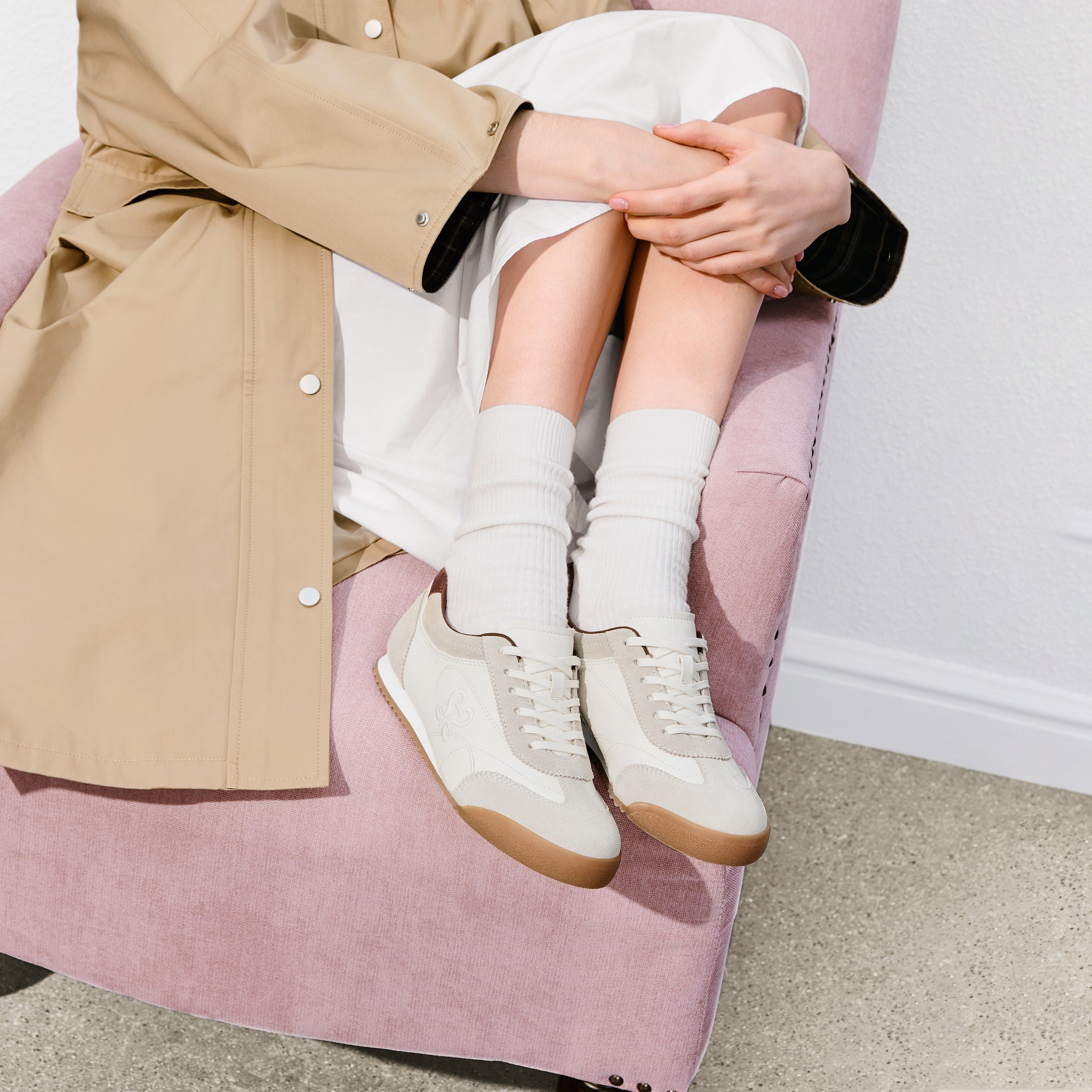 ST Embodiery Patch Slim- cut Lace-up Runner