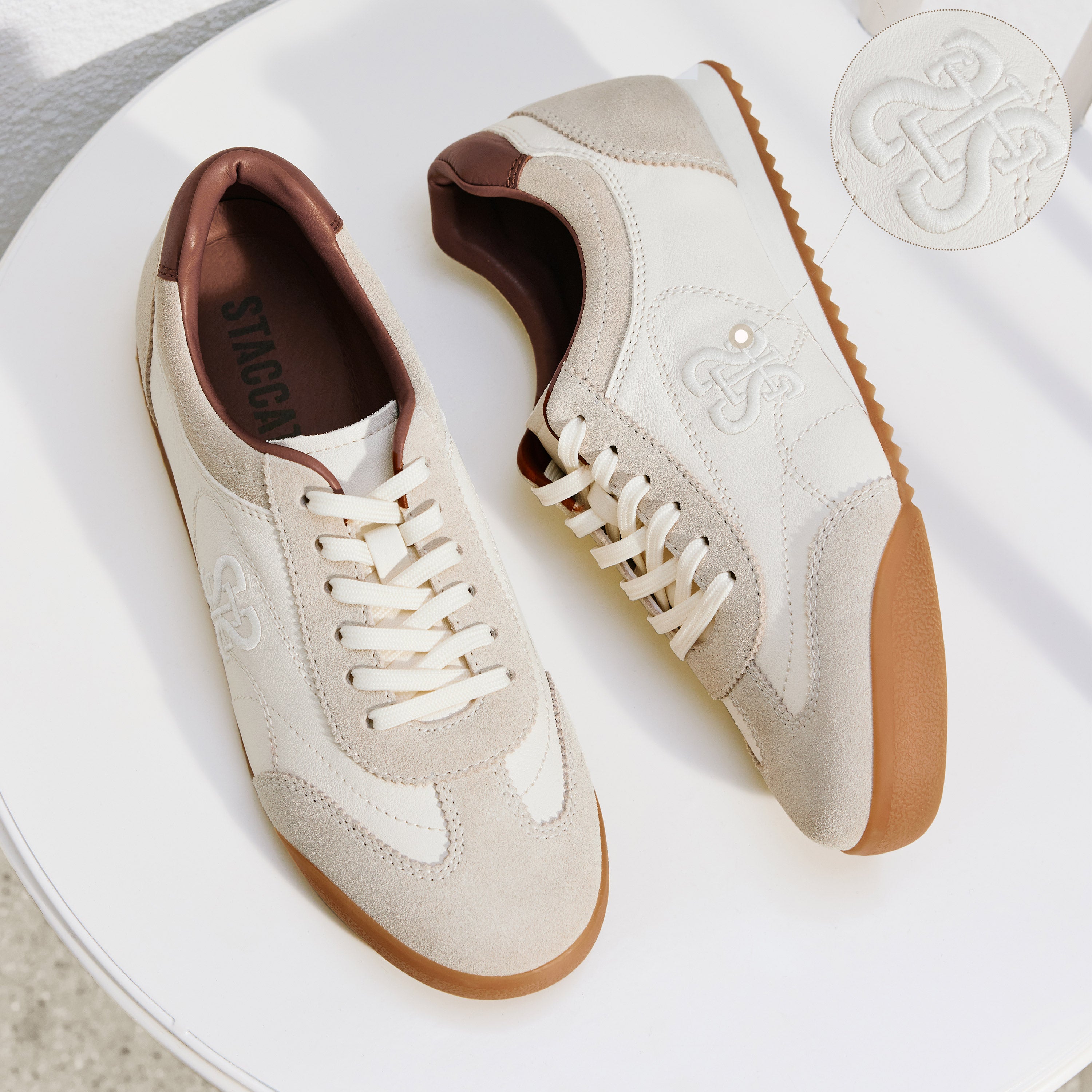 ST Embodiery Patch Slim- cut Lace-up Runner