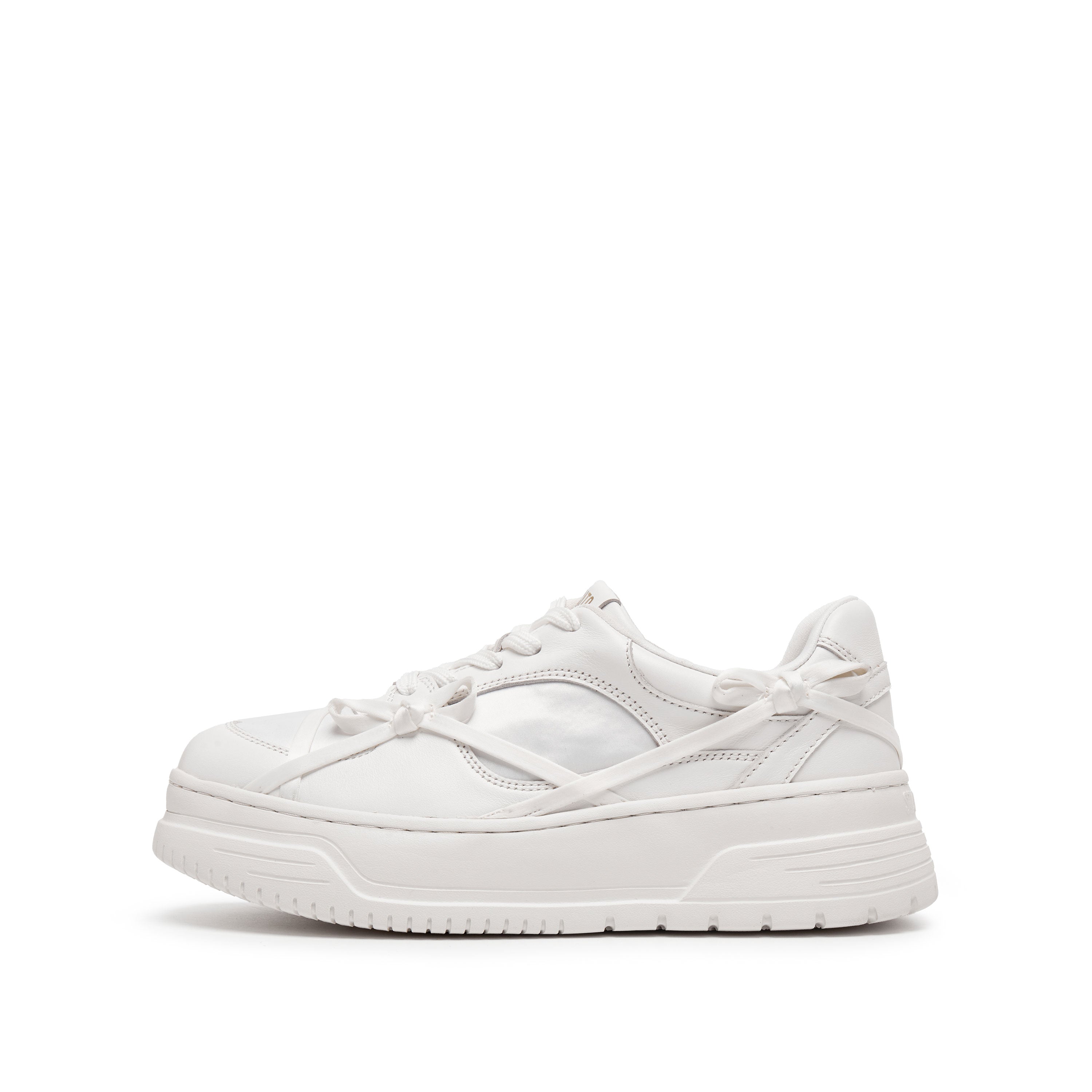 Monotone White Bows Sneakers