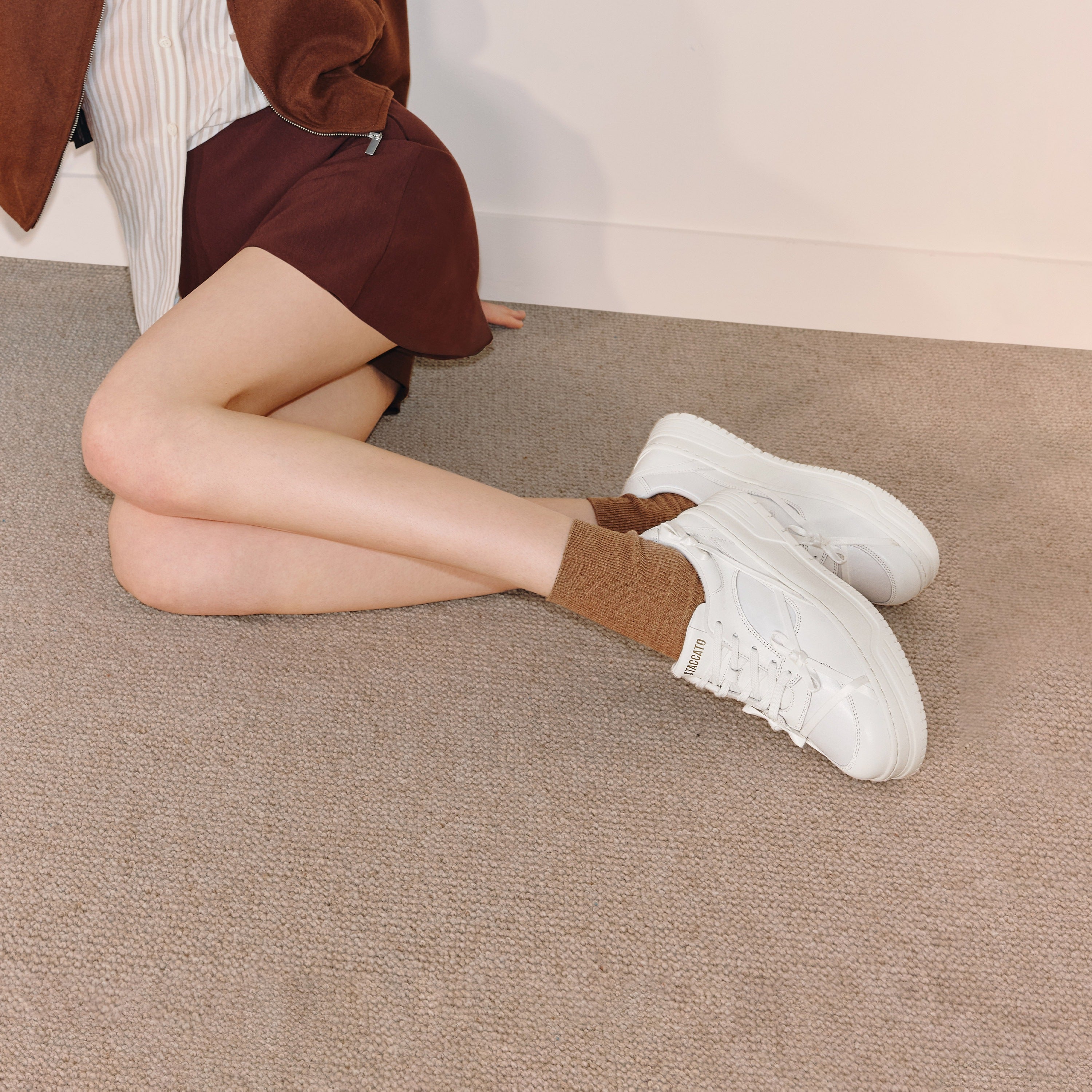 Monotone White Bows Sneakers