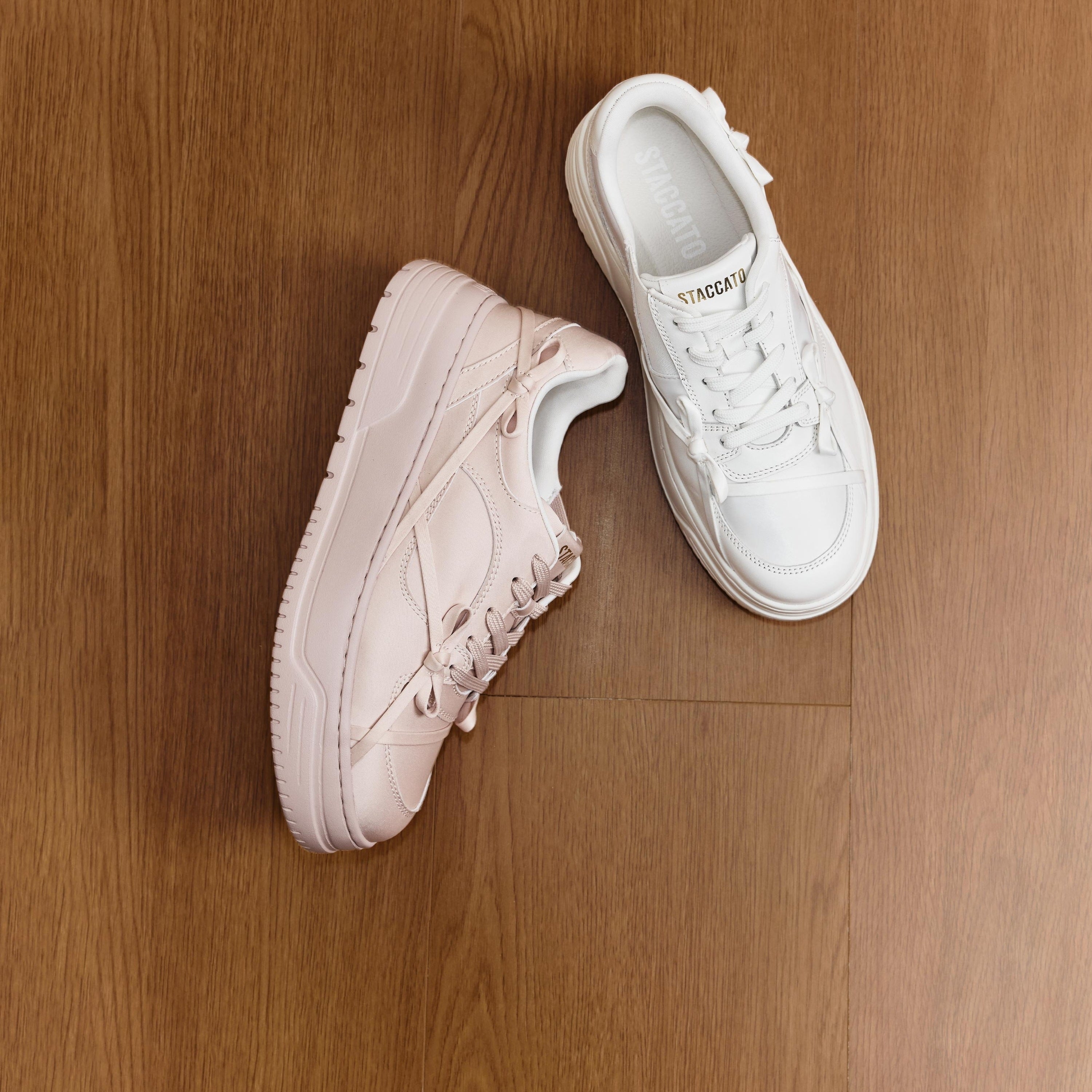 Monotone Light Pink Bows Sneakers