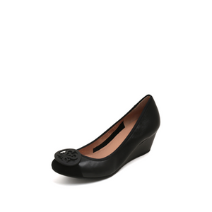 Black ST Crystal-Buckle Leather Pumps